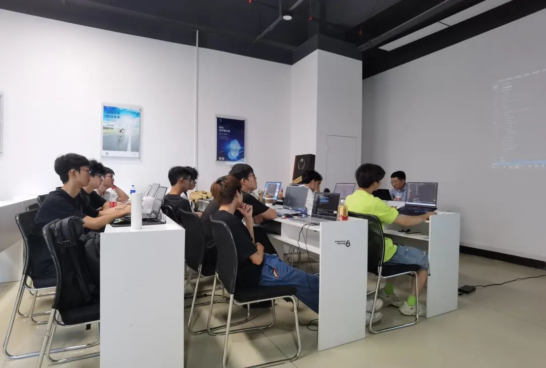 暑期首場華為云移動應用開發師資培訓在泰豪動漫學院舉辦，賦能動漫人才培養新動能
